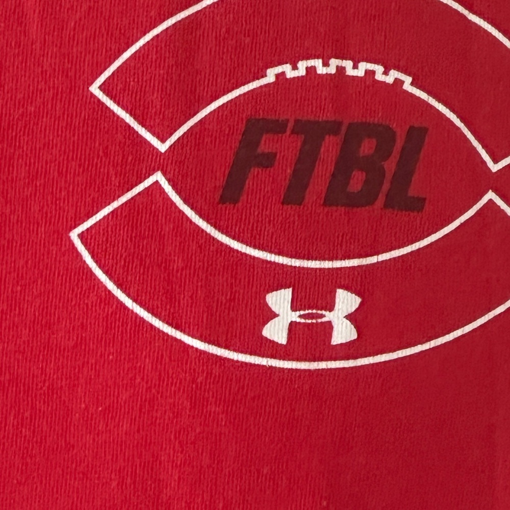 Under Armour Red Short Sleeve Tee HeatGear Red Football Graphic Tee Men’s XL - Picture 7 of 10